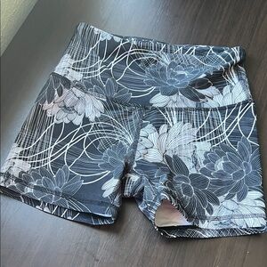 Joy Lab floral running shorts size small
